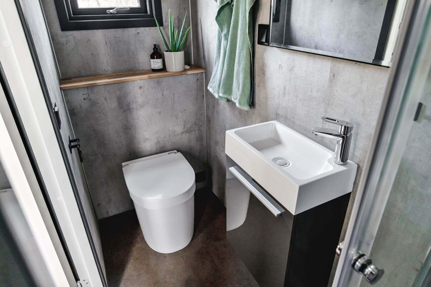 Separett Tiny 1270 Toilet With Internal Urine Tank