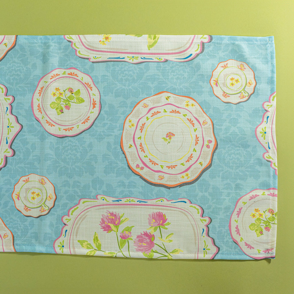 Society Hill Painted Plates Cloth Table Runner - Blue