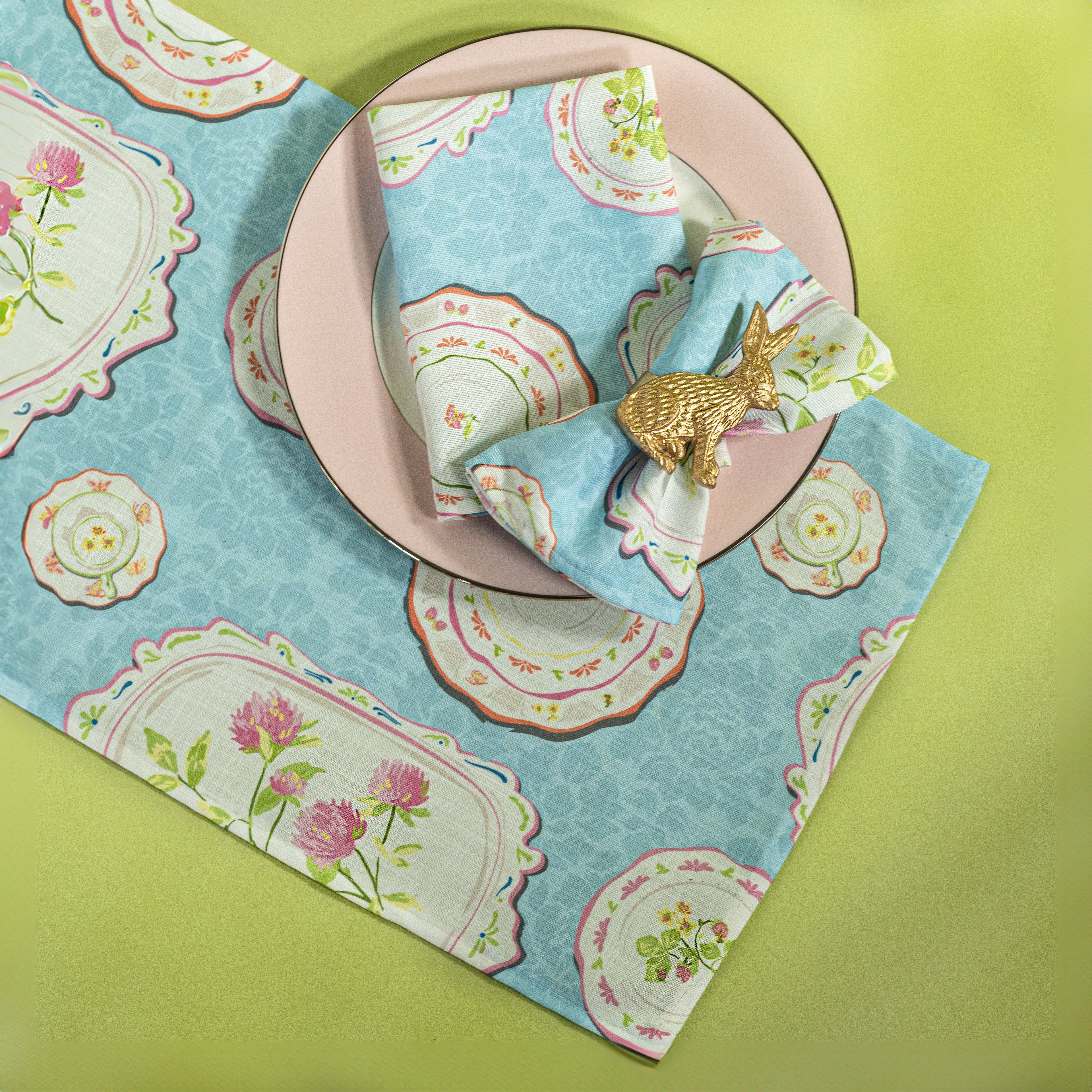 Society Hill Painted Plates Cloth Table Runner - Blue
