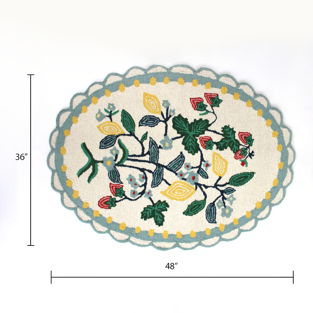White Scalloped Oval Hooked Wool Strawberry Accent Rug