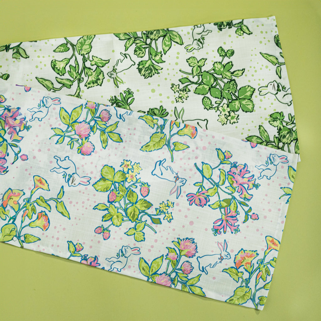 Spring Strawberry Print Cloth Table Runner - Multicolor