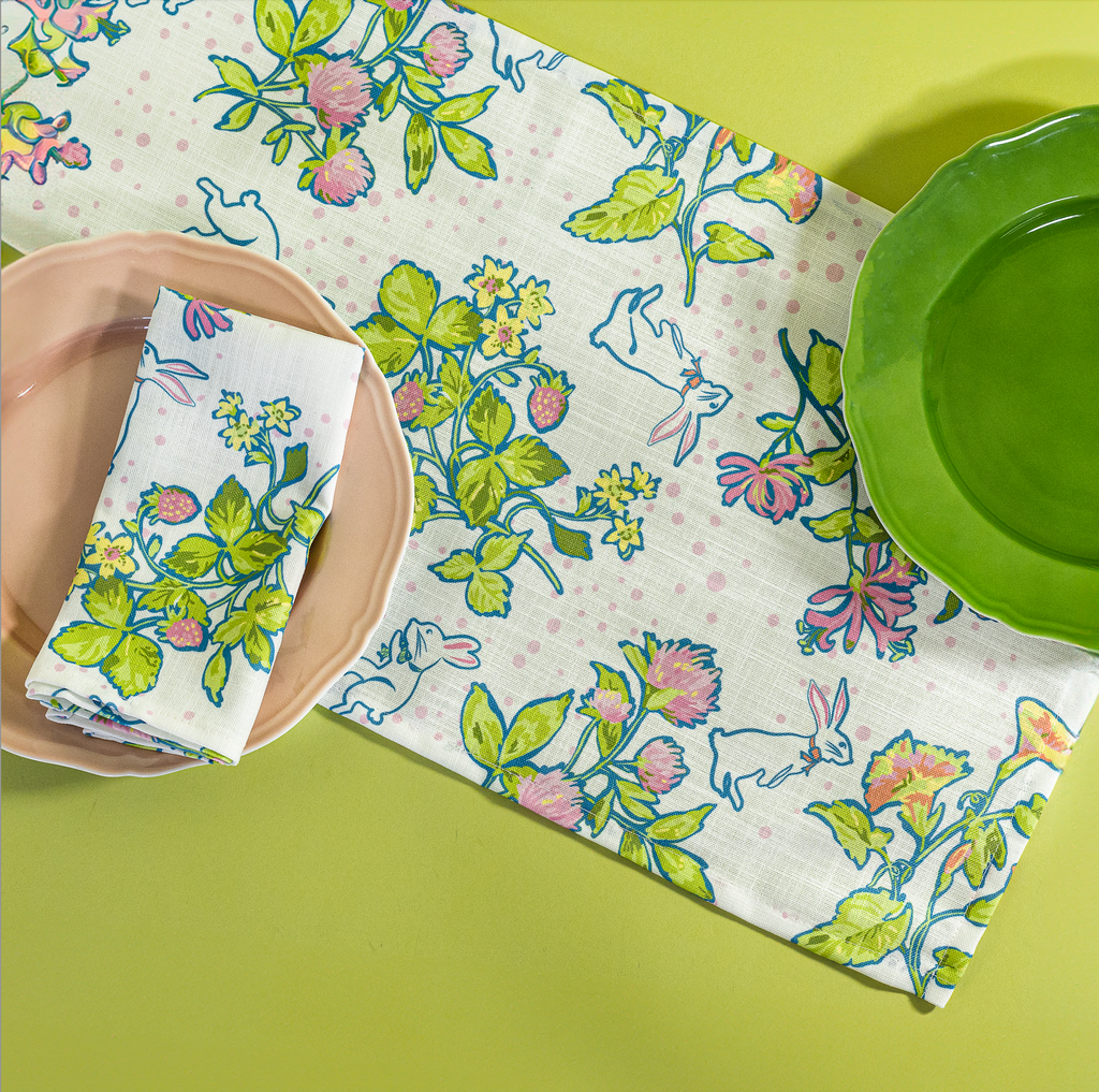 Spring Strawberry Cloth Table Runner - Green
