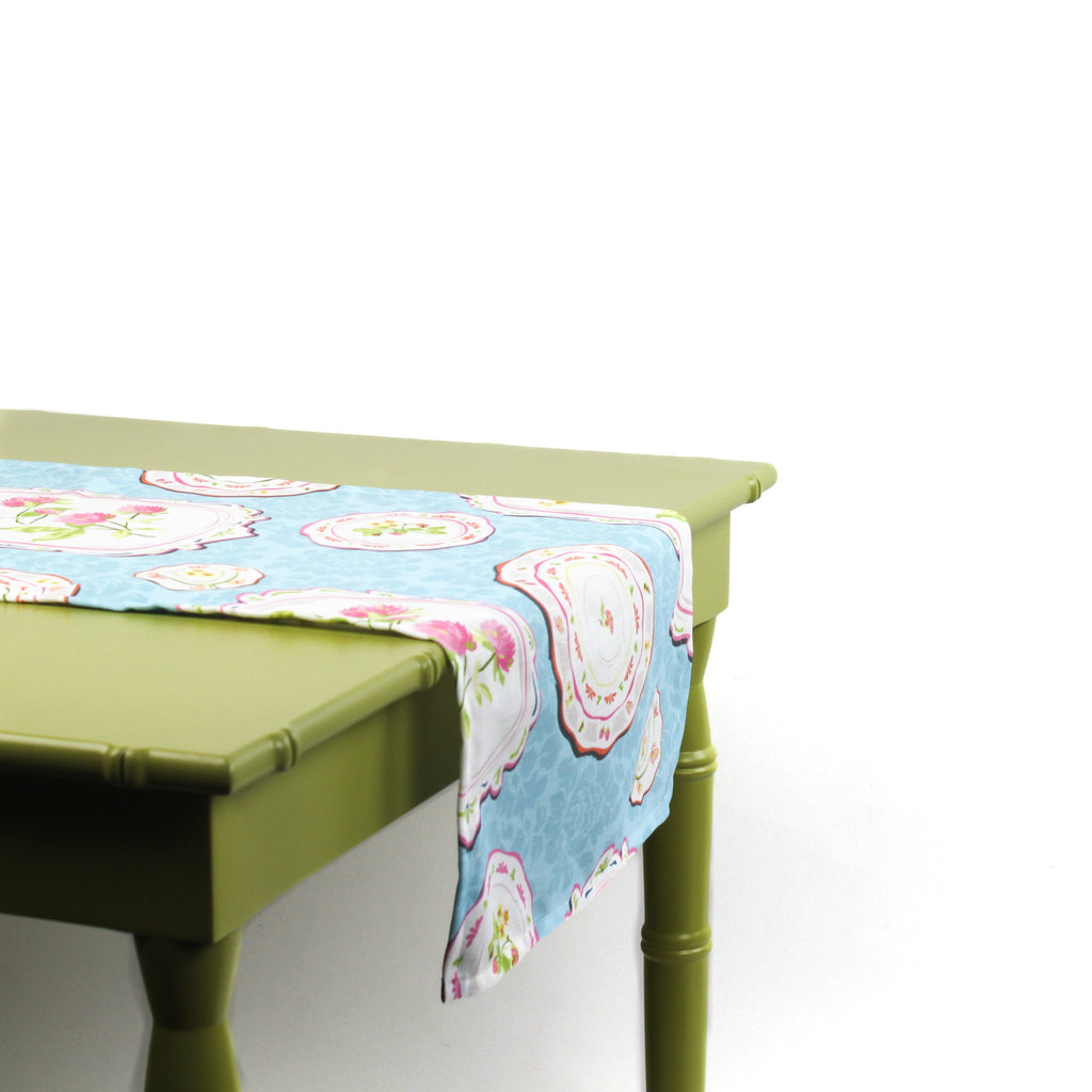 Society Hill Painted Plates Cloth Table Runner - Blue
