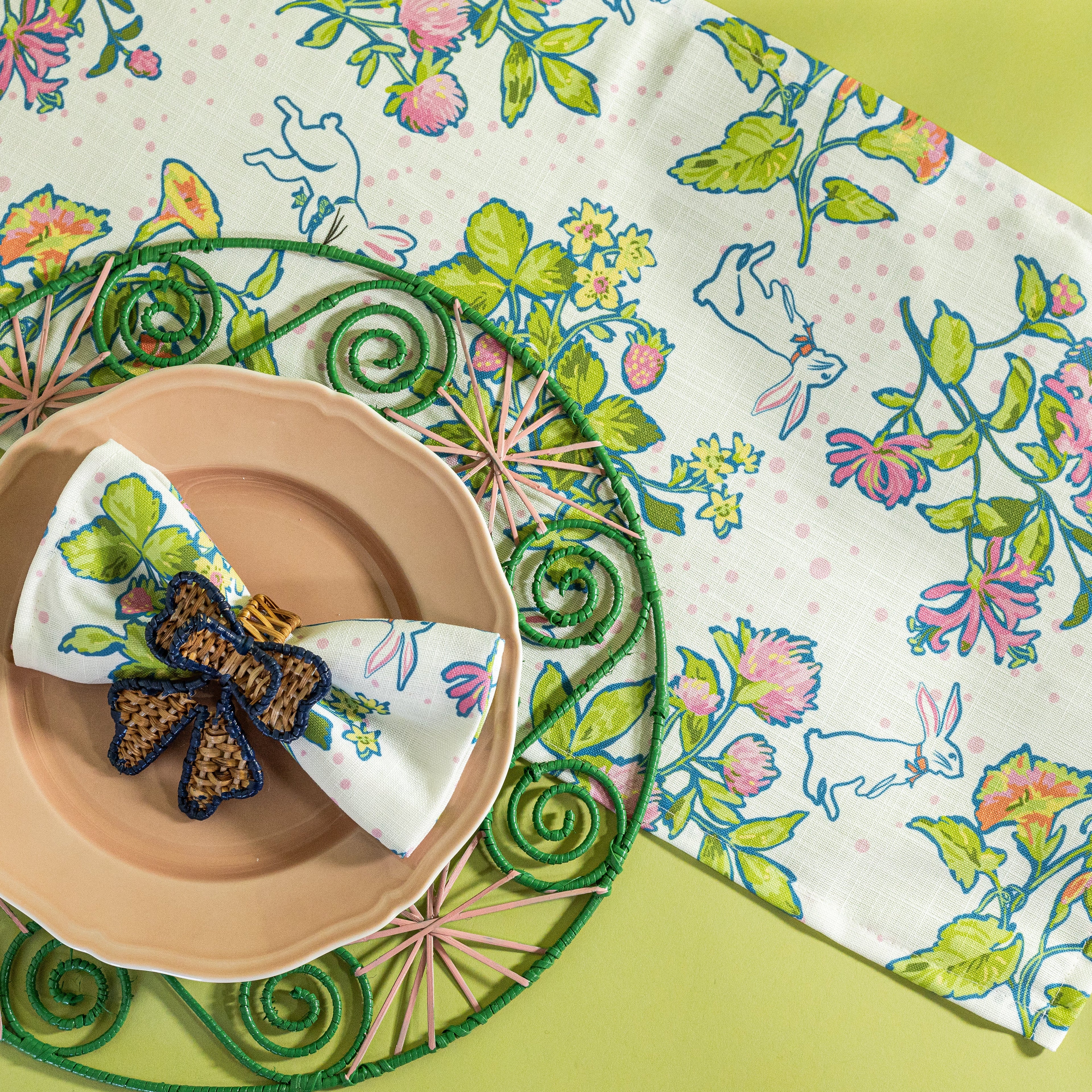 Spring Strawberry Print Cloth Table Runner - Multicolor