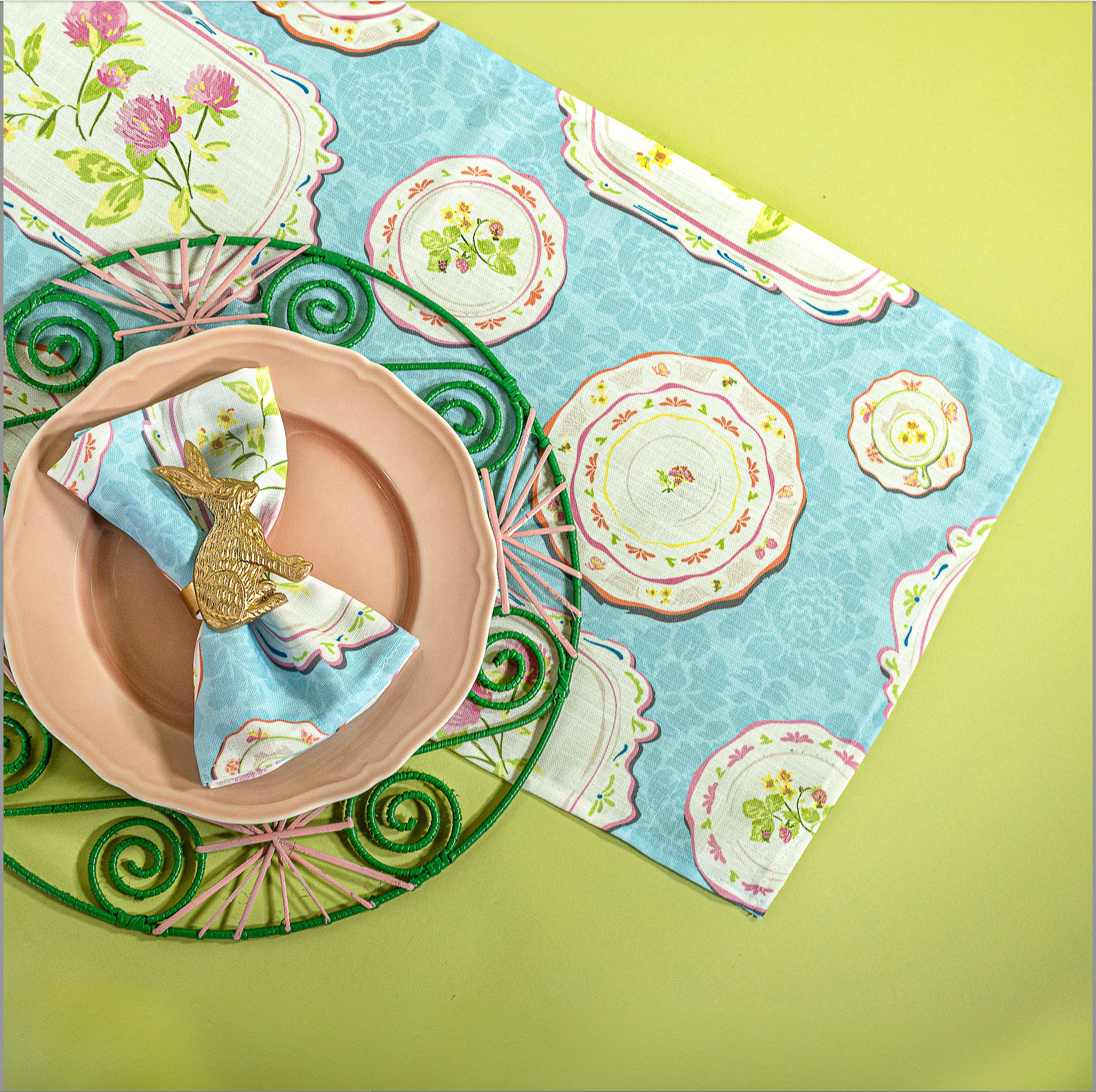 Society Hill Painted Plates Cloth Table Runner - Blue